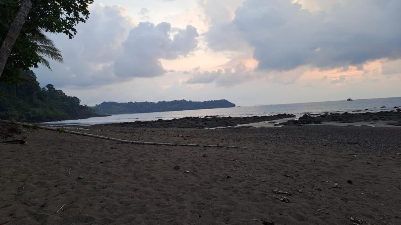 Hostel Hook And Cook Drake Bay Bagian luar foto