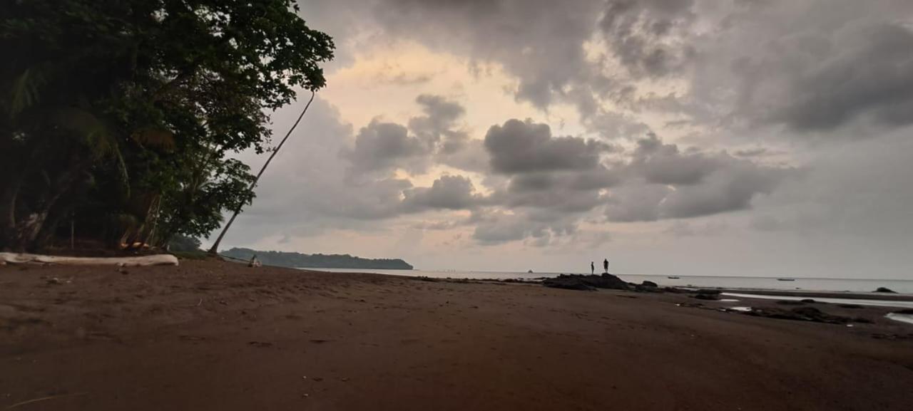 Hostel Hook And Cook Drake Bay Bagian luar foto